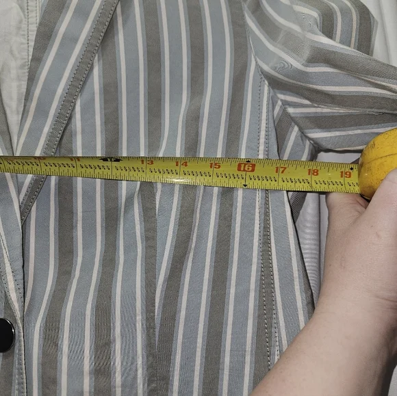 Lafayette 148 New York Blue And Gray Striped Blazer With Shoulder Pads! - Picture 4 of 7